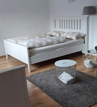 Kleines Schmuckstueck * Ermstedt