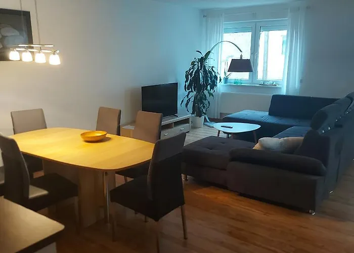 Kleines Schmuckstueck * Ermstedt